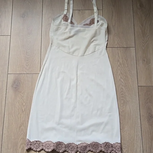 VINTAGE Cream Slip Dress with Brown Lace Size XS - Picture 4 of 8
